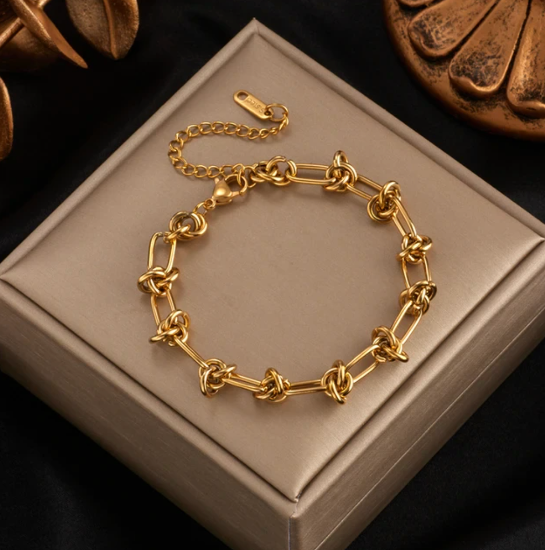 Exclusive 18K Gold Modern Chain Bracelet