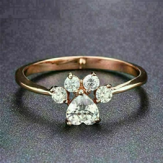 Timeless Zirconia Paw Print Ring