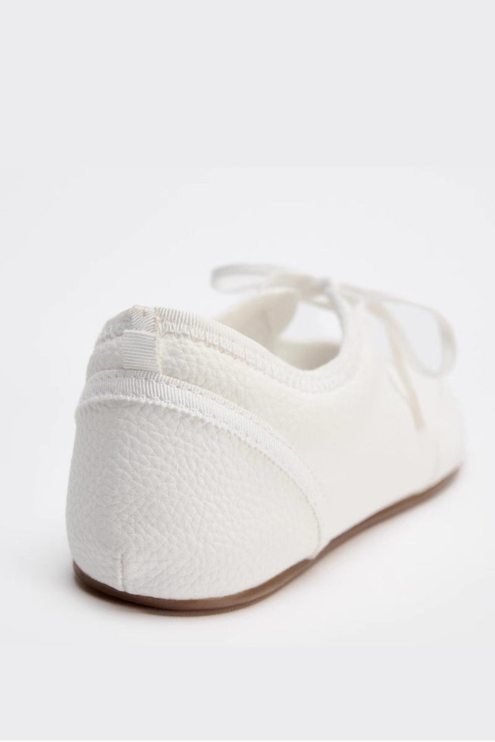 Cassy Flats With Laces
