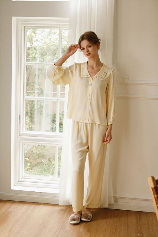 Pai Satin Rose Embroidery Sleepwear Set