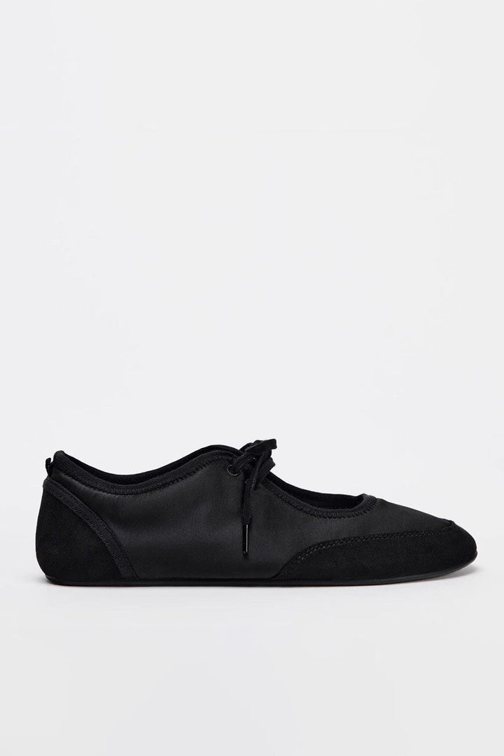 Cassy Flats With Laces
