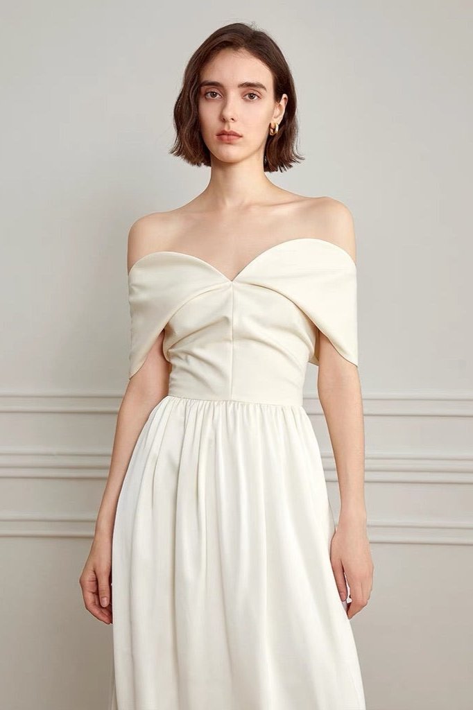 Alba Off Shoulder Curve Maxi Dress in Cream