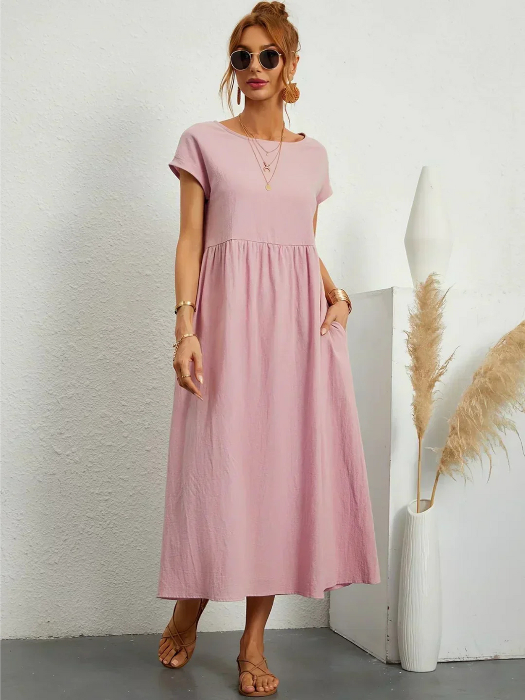 Mari™ | Elegant round neck dress