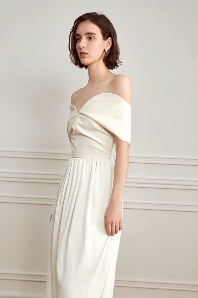 Alba Off Shoulder Curve Maxi Dress in Cream