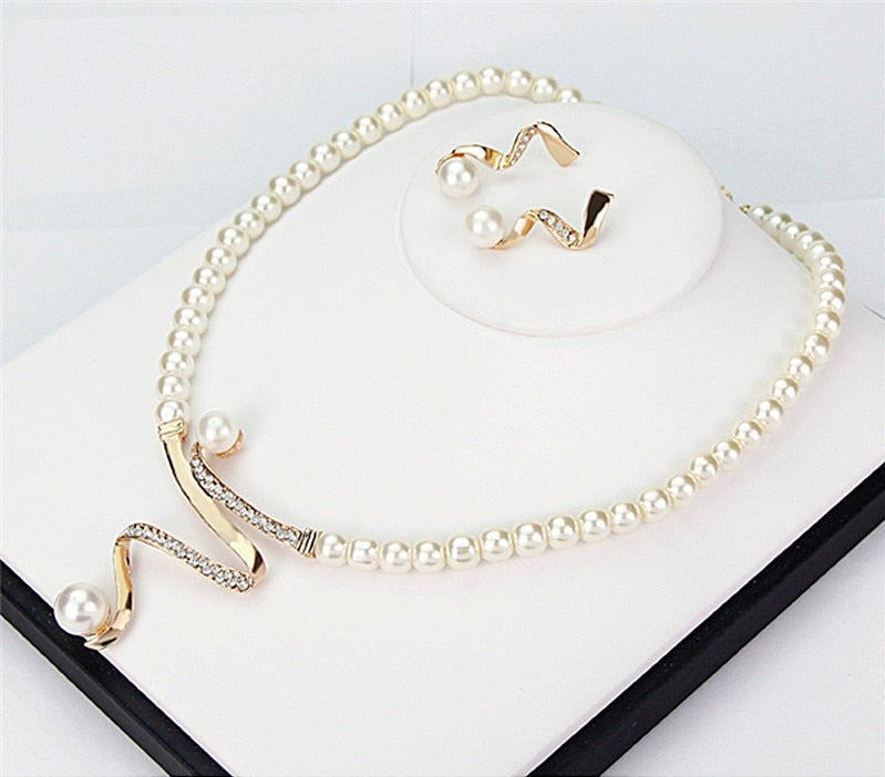 Natural Pearl Necklace & Earring Set