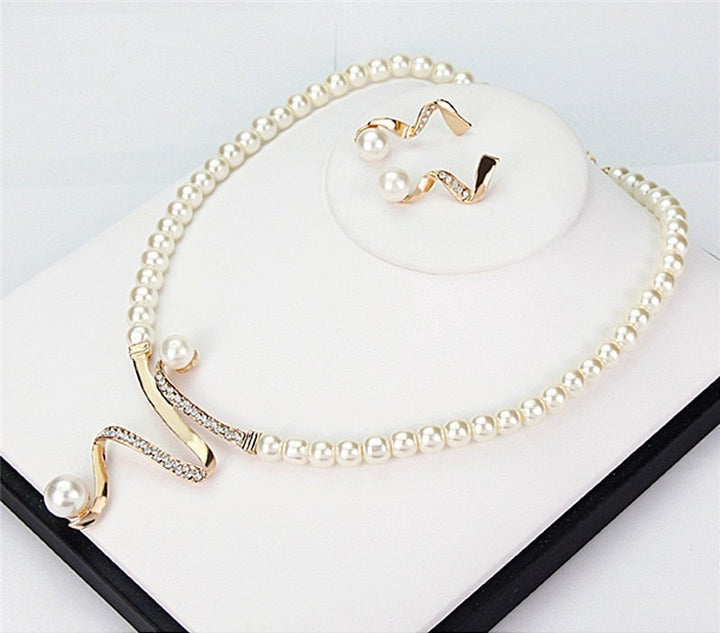 Natural Pearl Necklace & Earring Set