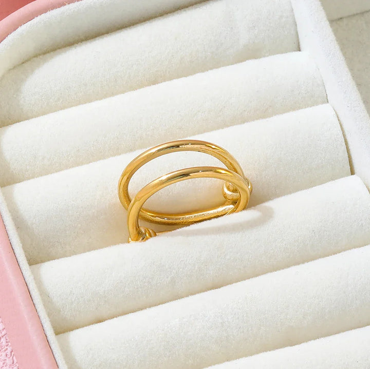 The Astra Knot Ring
