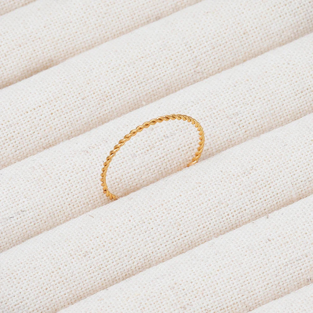 The Arlo Twist Ring