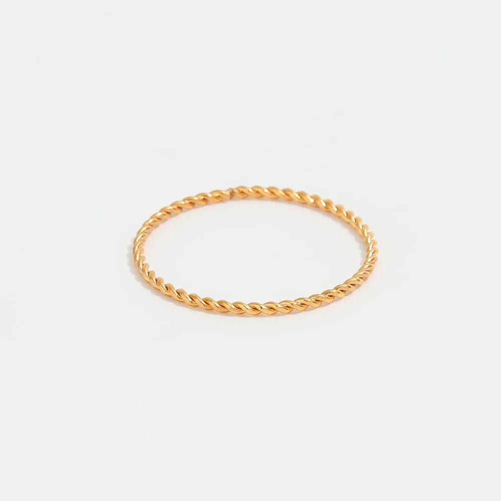 The Arlo Twist Ring