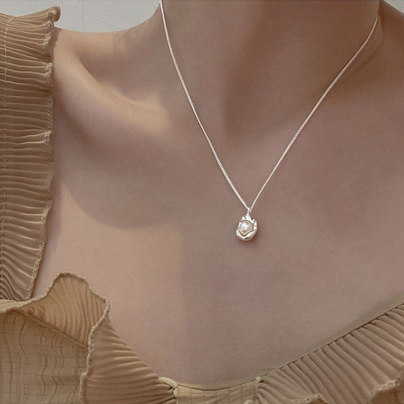 Retro Geometric Pearl Necklace