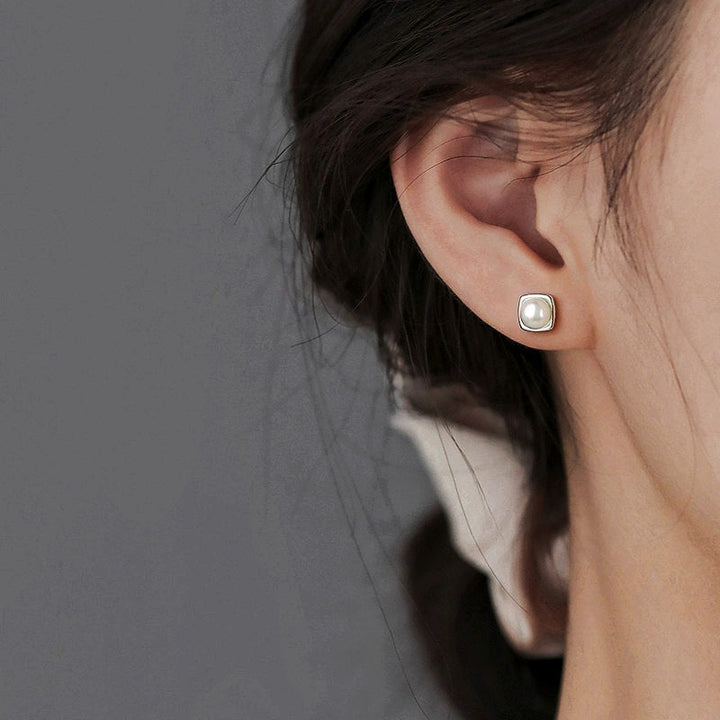 Trendy Daisy Earrings