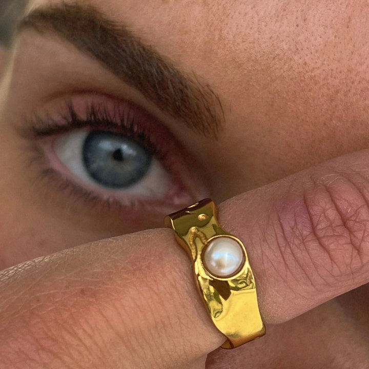 Gold-Plated Daisy Ring