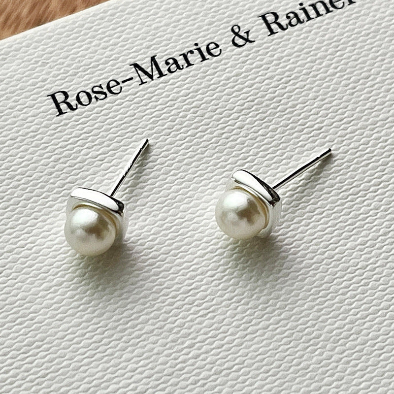 Trendy Daisy Earrings